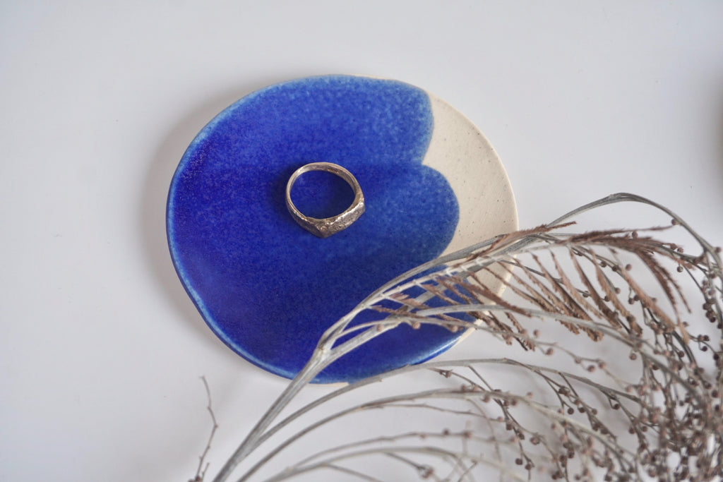 Handmade ring dish ceramic | No 3 by Chen Liyuan