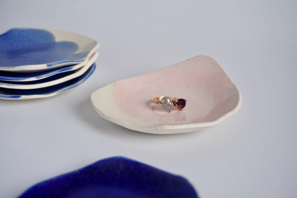 Handmade ring dish ceramic | No 3 by Chen Liyuan