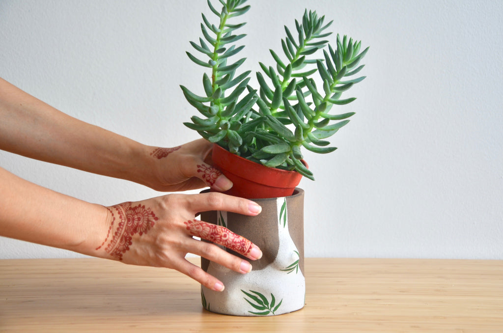 Group Partner leaves planters in Singapore - Eat & Sip