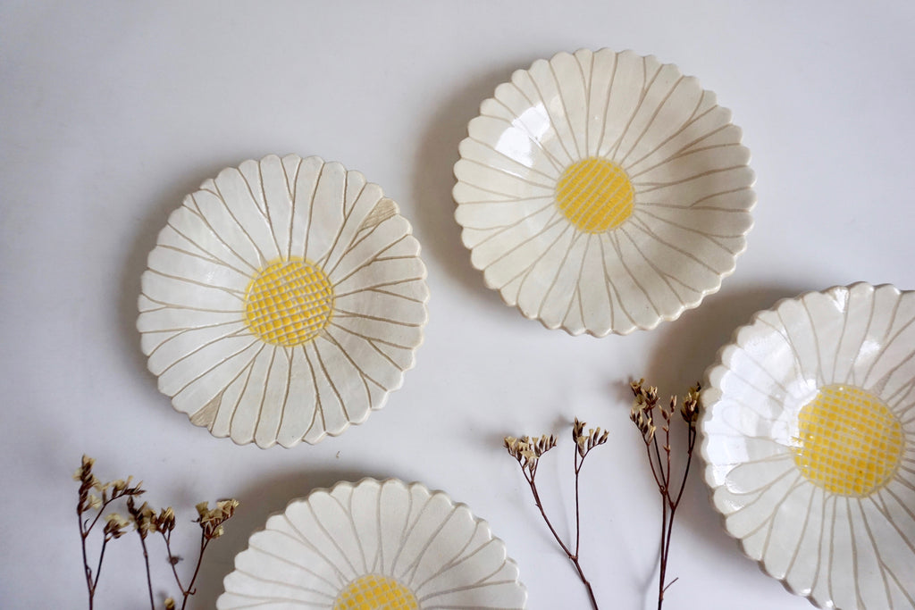 Handmade cute daisy dish Singapore | Eat & Sip