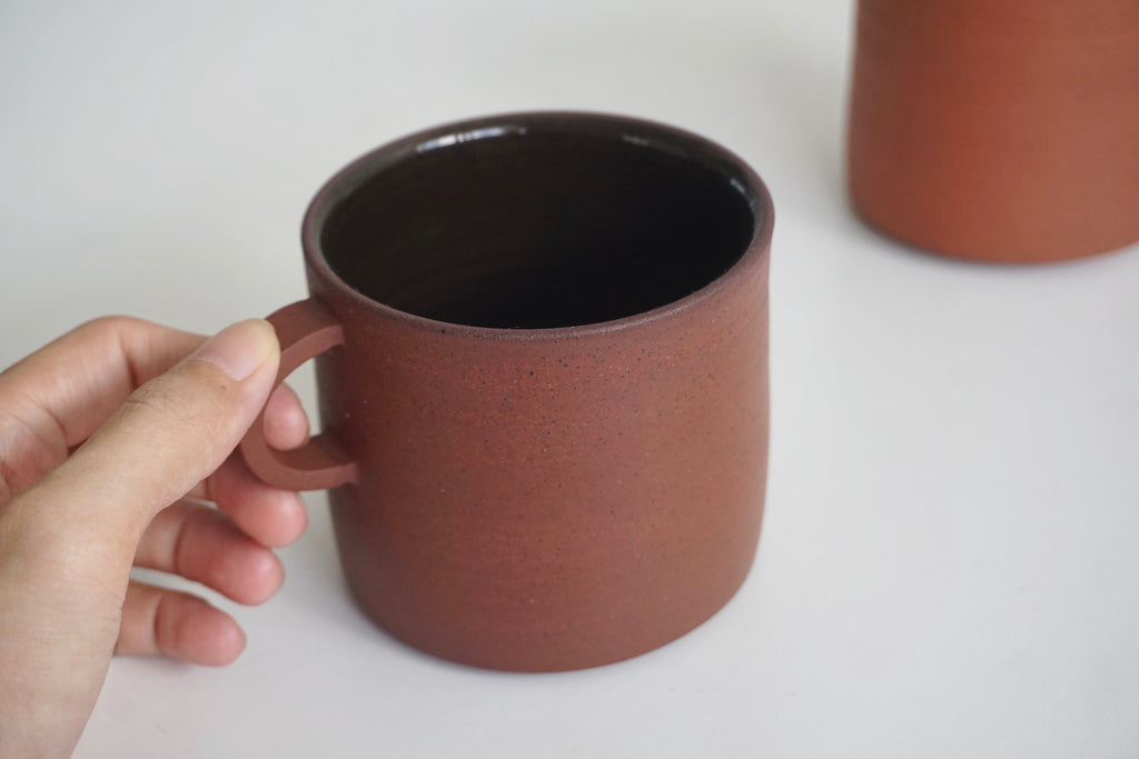 Handmade ceramic tableware gifts by Andrea Roman Ceramics | Eat & Sip