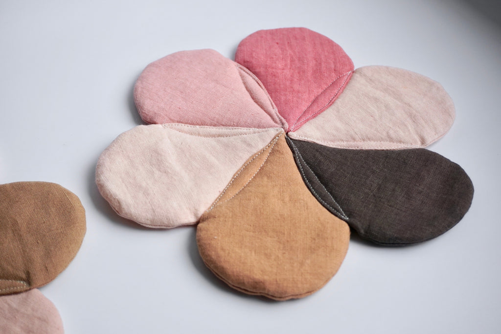 Hand-stitched flower mat - Masami Akatsuka Cocon Studio