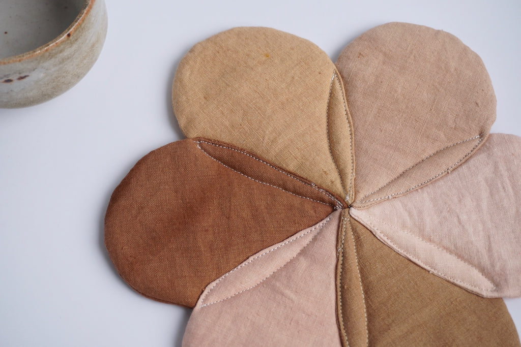 Hand-stitched flower mat - Masami Akatsuka Cocon Studio