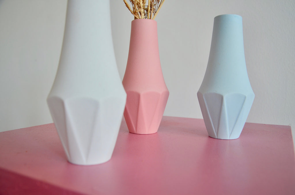 Slip casted minimalist vase | Eat & Sip handcrafted ceramics